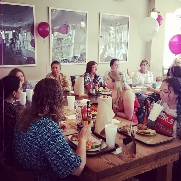 Fantastic Posh N Sip!! - Picture 4 of 8